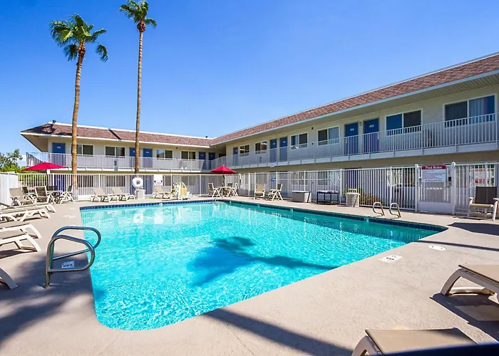 Hotel near College: Motel 6 Mesa North
